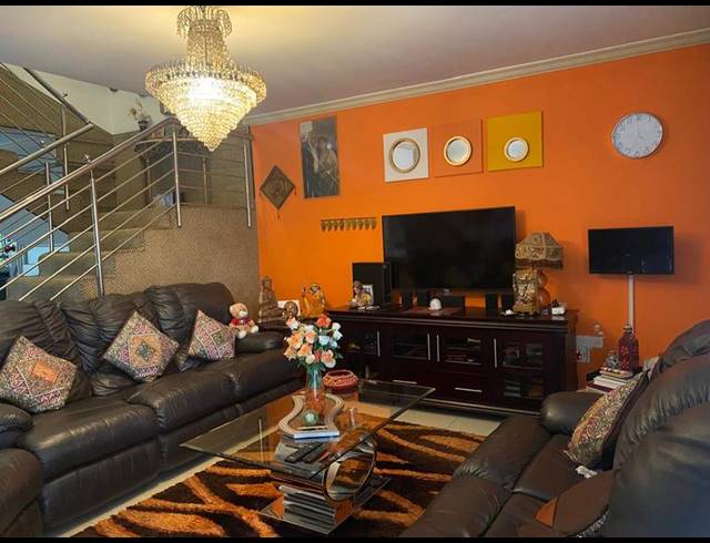 4 BEDROOM TOWNHOUSE FOR SALE IN SHERWOOD